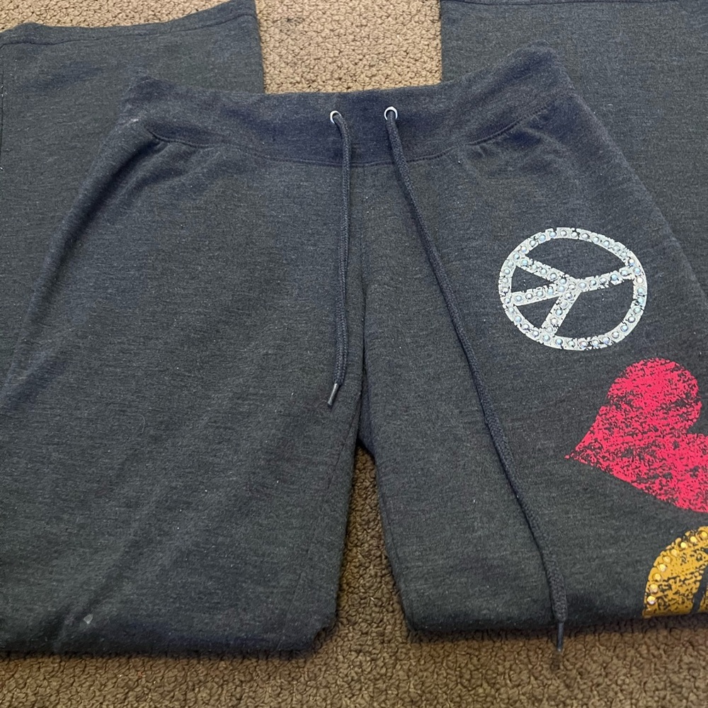 sooo cute graphic apollo pajama pants! labeled size large, fits as s-m